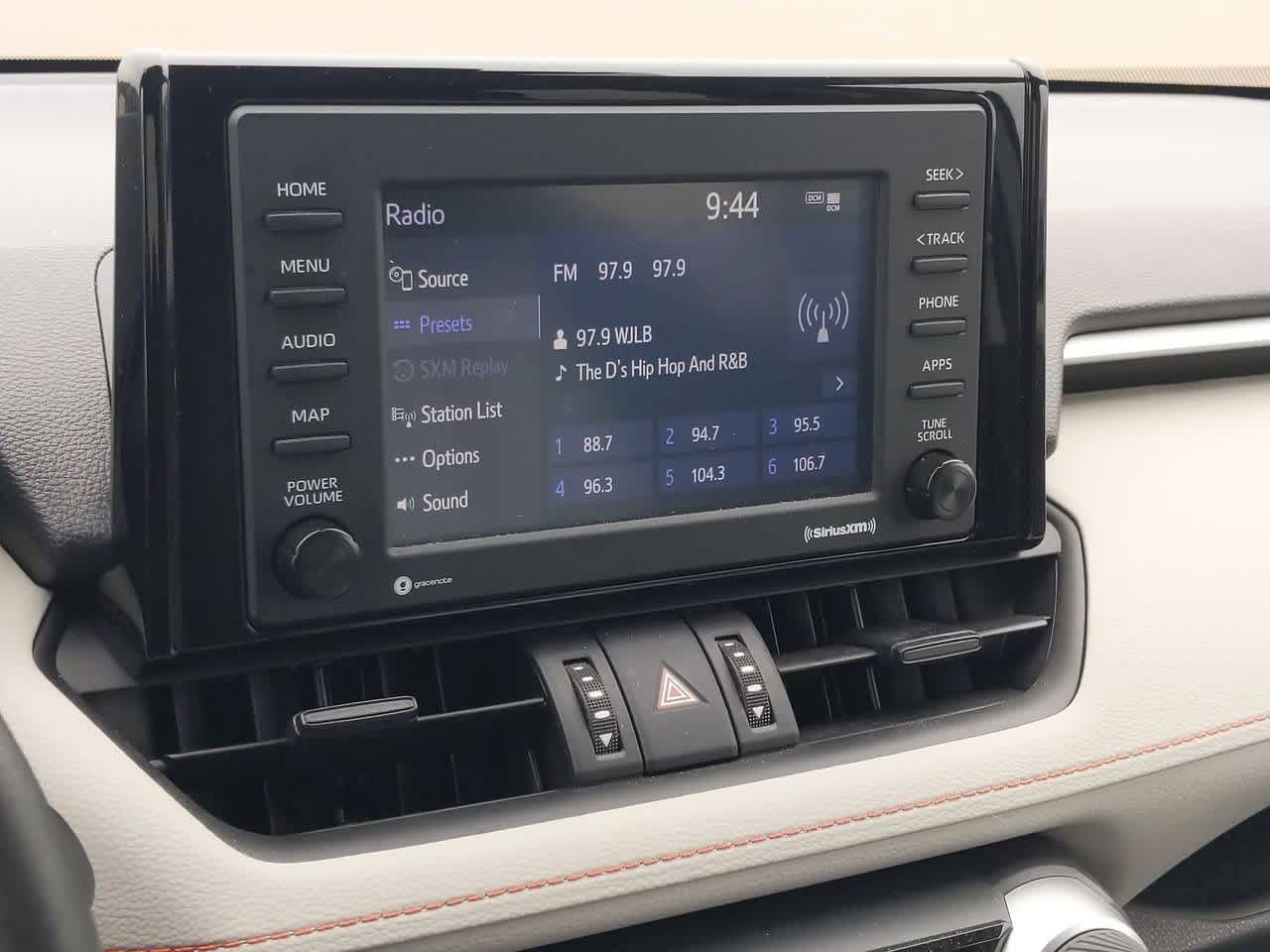 Thumbnail: 2022 Toyota RAV4 - 26