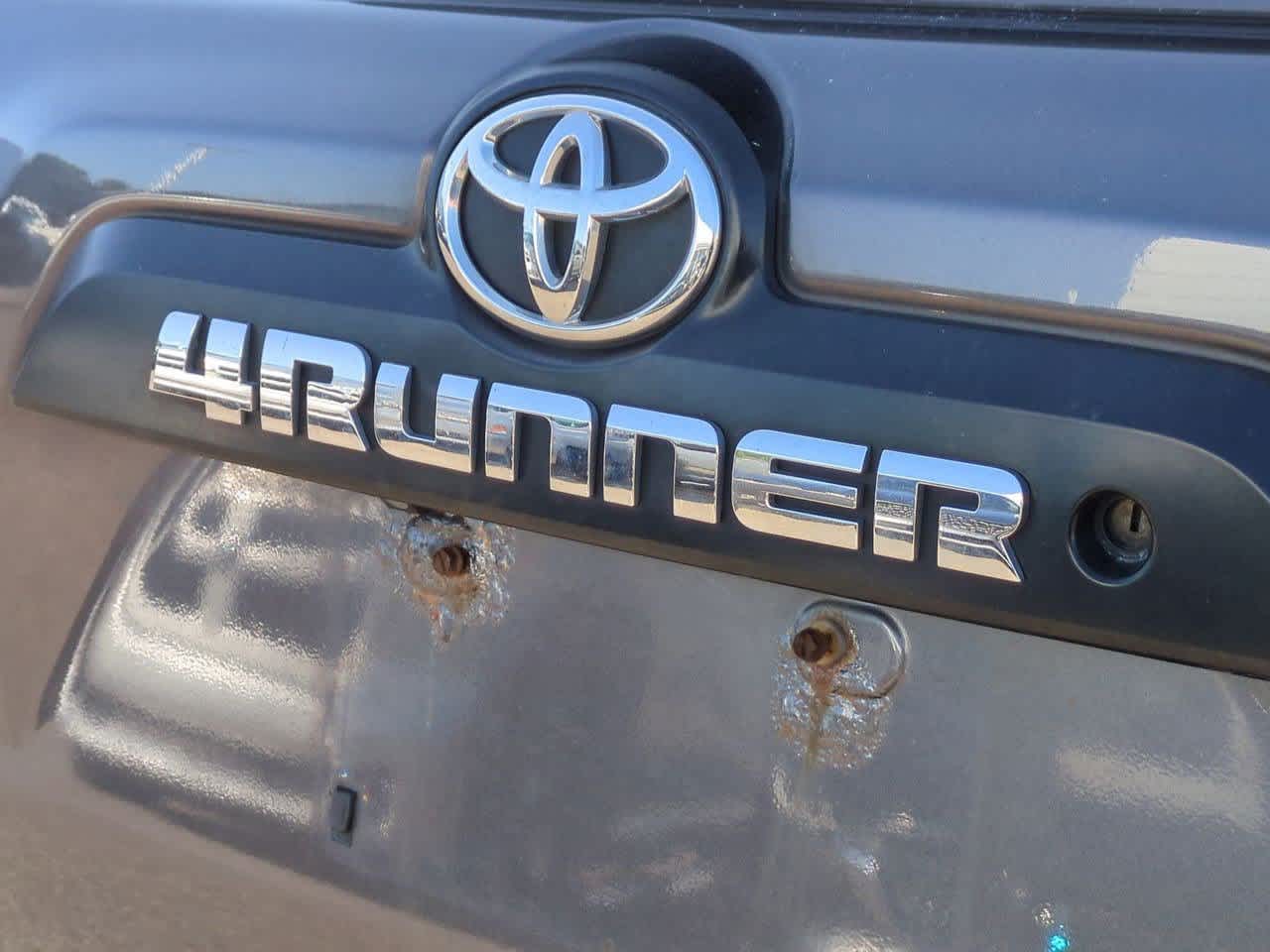 Thumbnail: 2010 Toyota 4Runner - 12