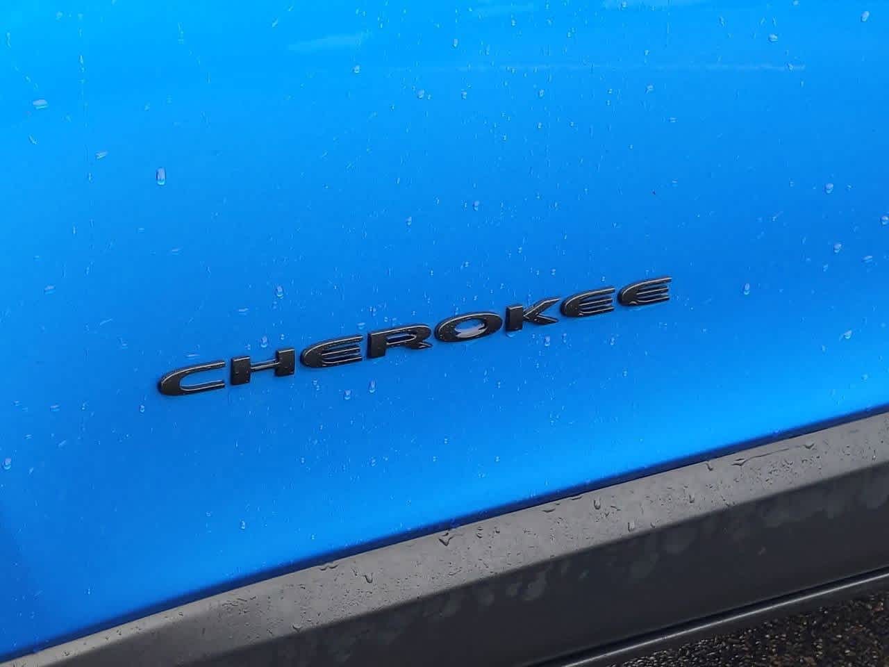 Thumbnail: 2018 Jeep Cherokee - 12