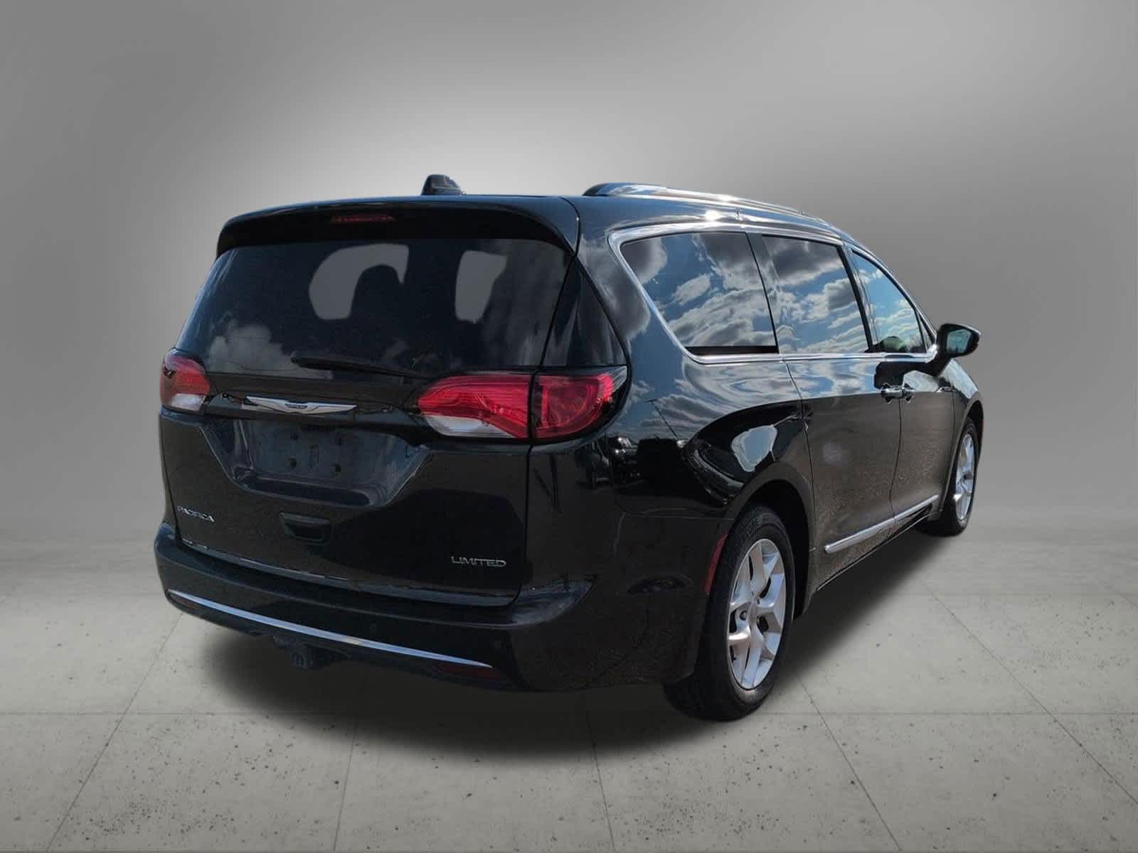 Thumbnail: 2020 Chrysler Pacifica - 6