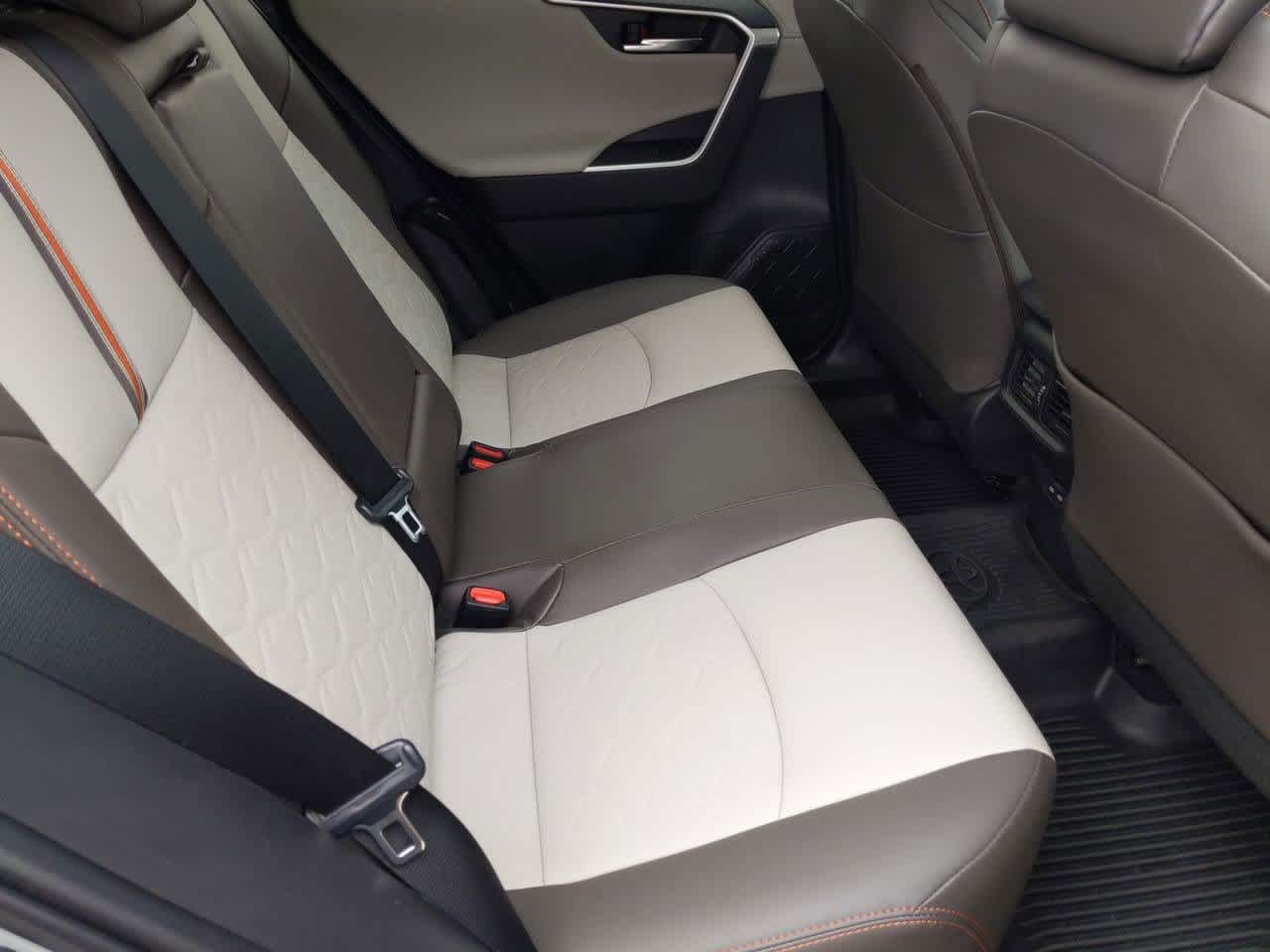 Thumbnail: 2022 Toyota RAV4 - 19