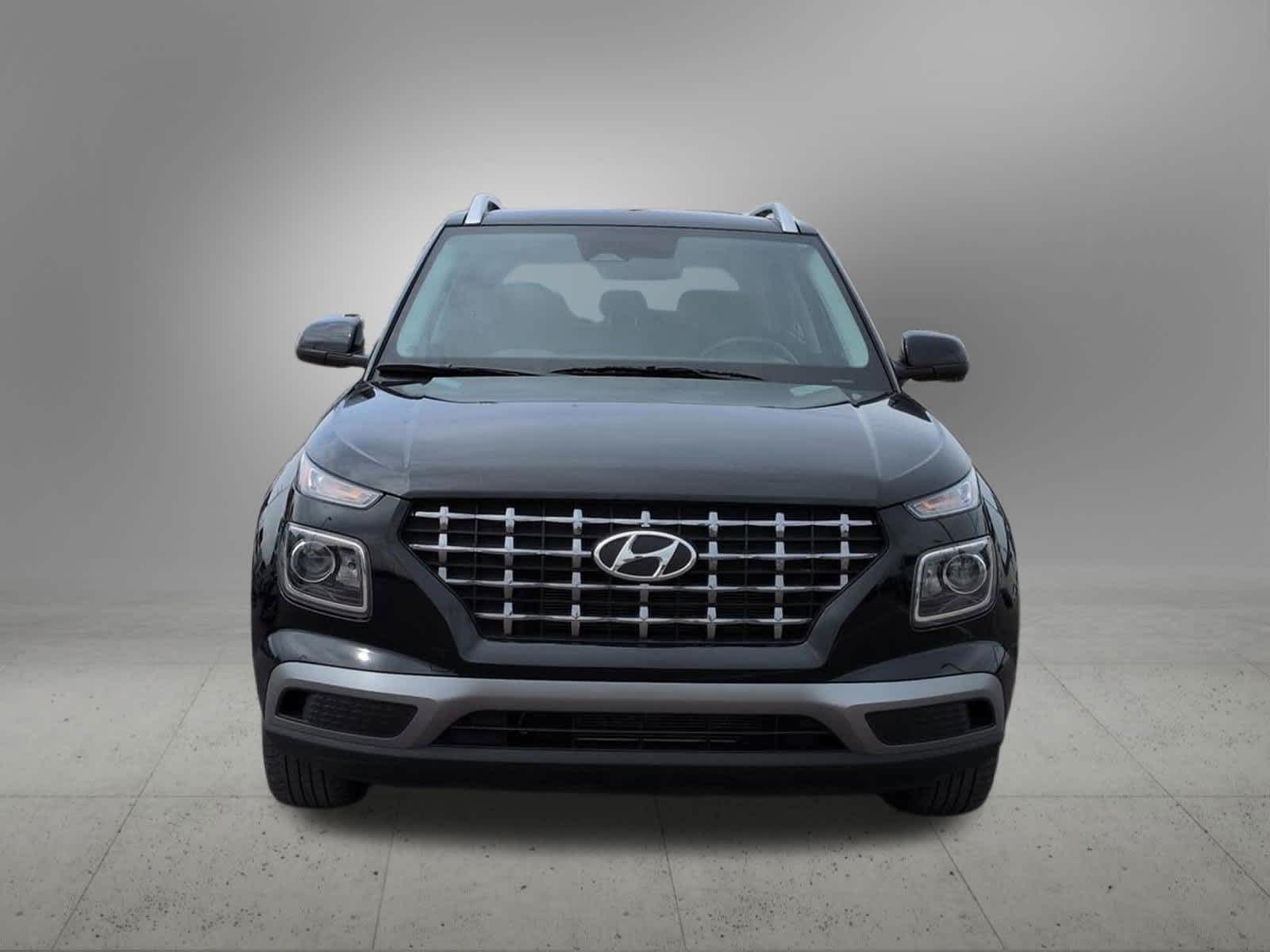 Thumbnail: 2023 Hyundai Venue - 9