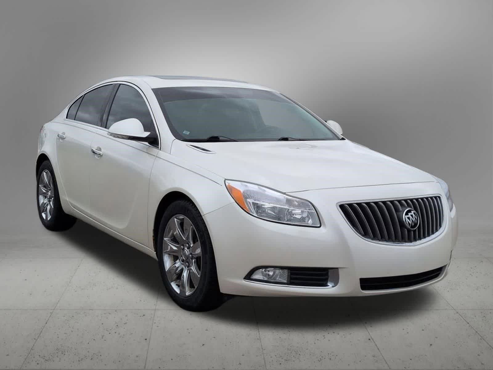 Thumbnail: 2013 Buick Regal - 8