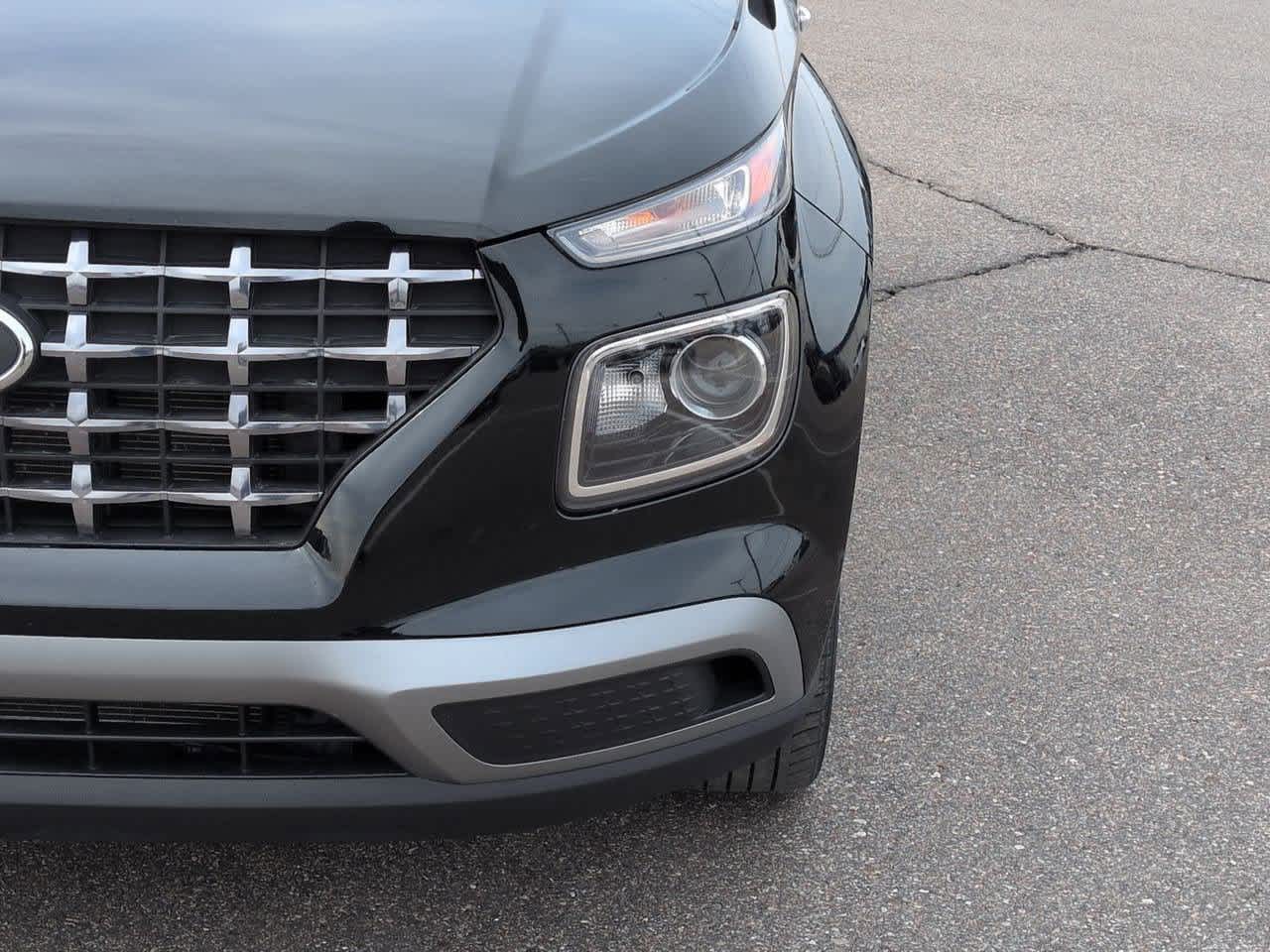 Thumbnail: 2023 Hyundai Venue - 10