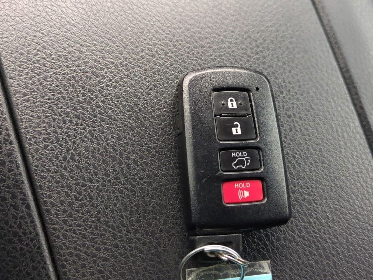 Thumbnail: 2017 Toyota Highlander - 35