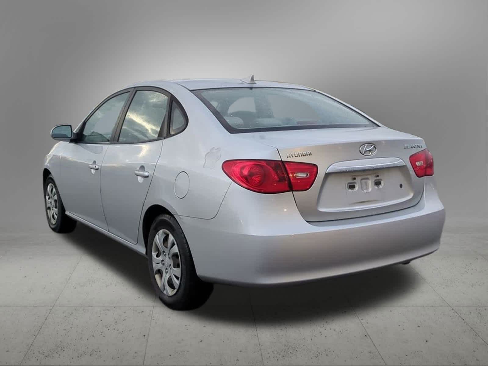 Thumbnail: 2010 Hyundai Elantra - 4