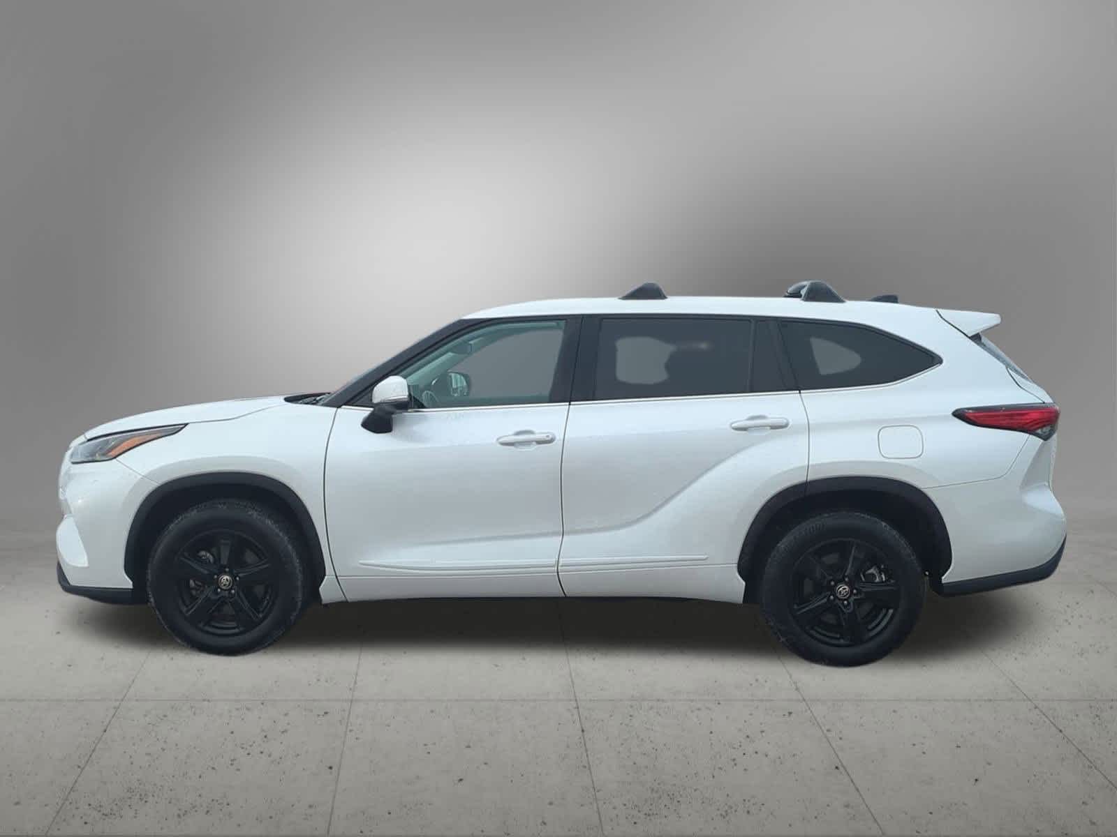 Thumbnail: 2023 Toyota Highlander - 3