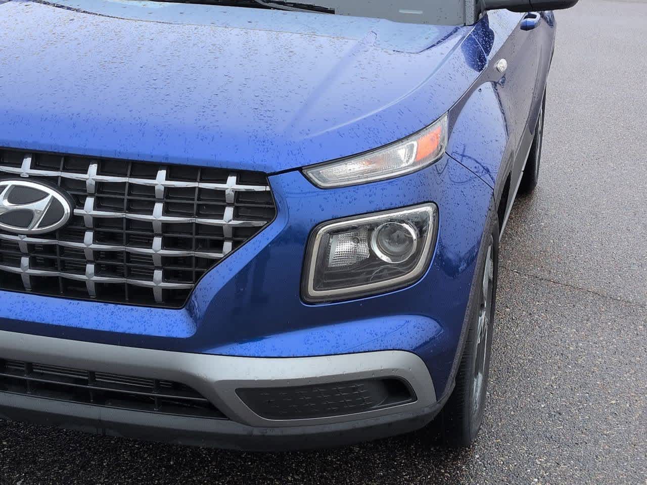 Thumbnail: 2023 Hyundai Venue - 10