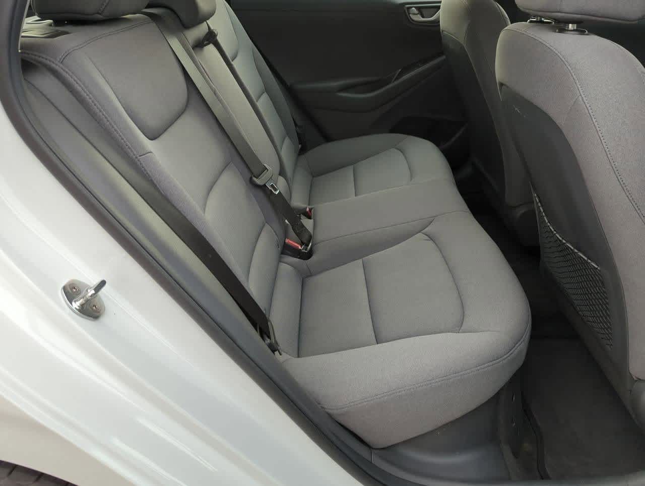 2022 Hyundai Ioniq SE 19