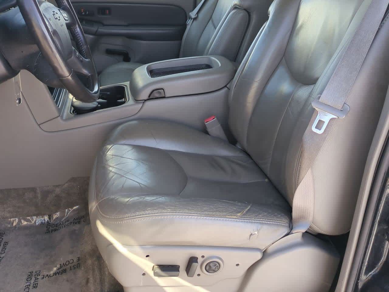 Thumbnail: 2003 Chevrolet Tahoe - 15