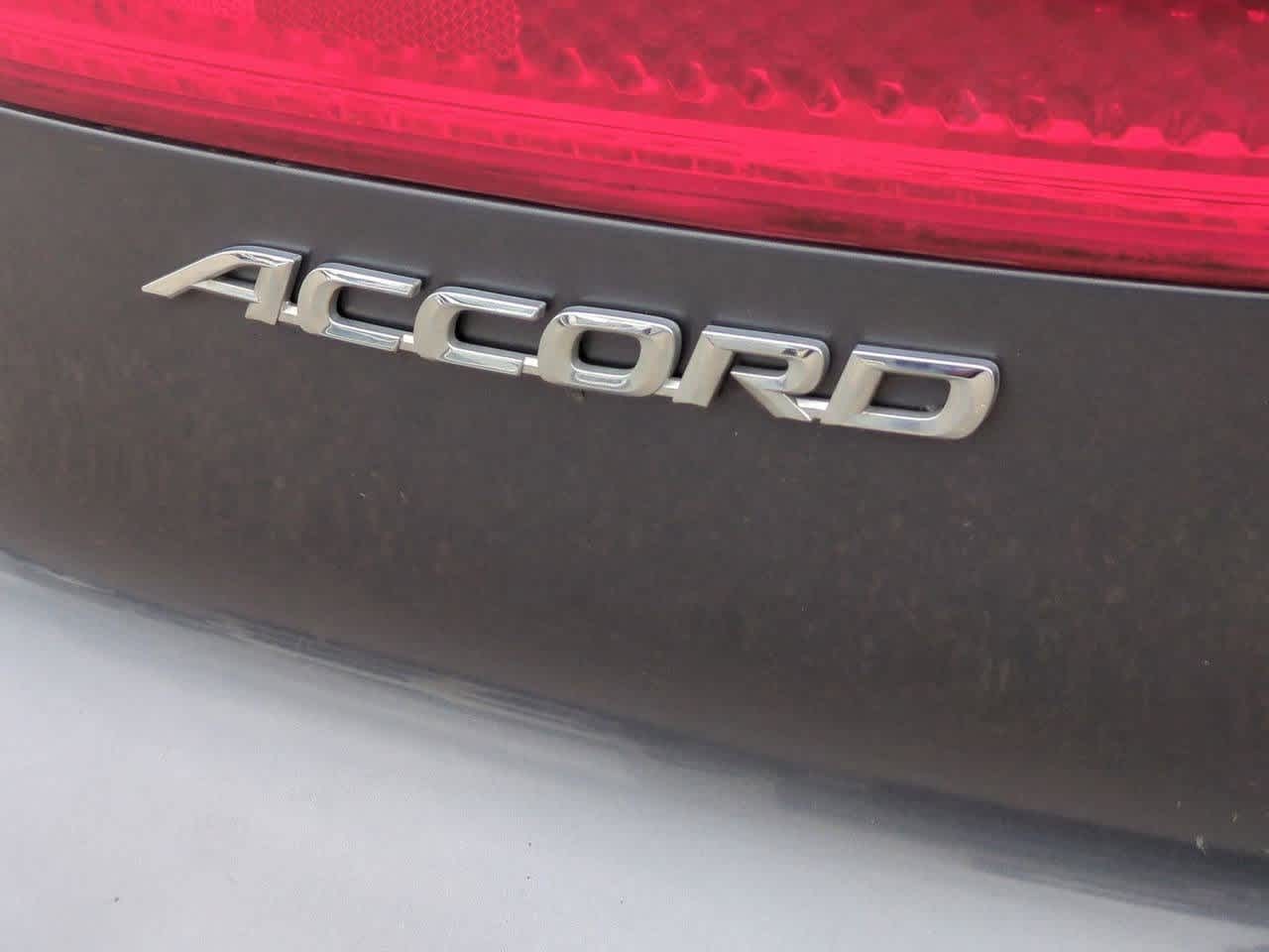 Thumbnail: 2004 Honda Accord - 11