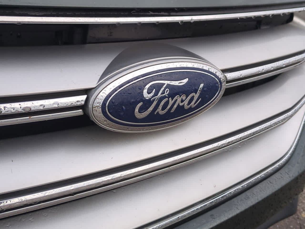 Thumbnail: 2015 Ford Edge - 11