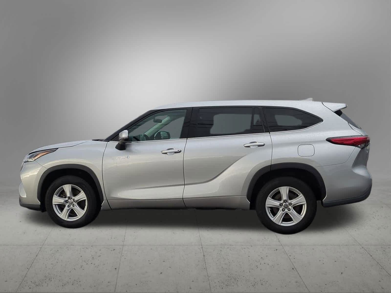 Thumbnail: 2021 Toyota Highlander - 3