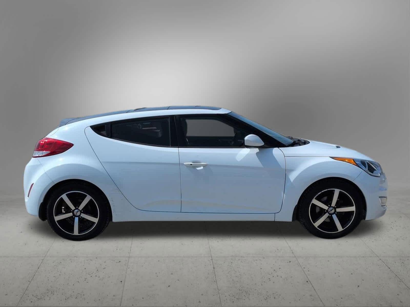 Thumbnail: 2013 Hyundai Veloster - 8