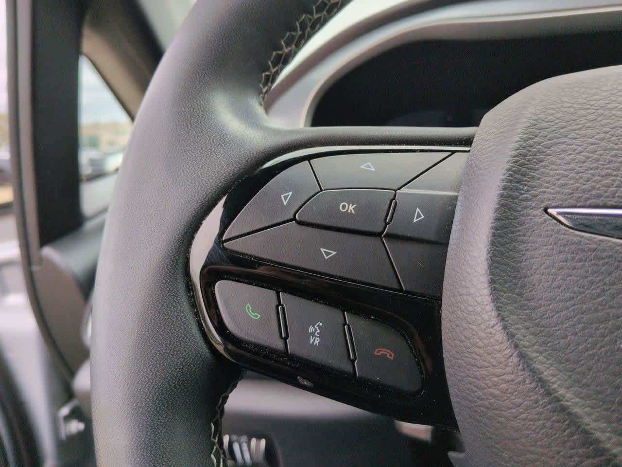 Thumbnail: 2023 Chrysler Pacifica - 24