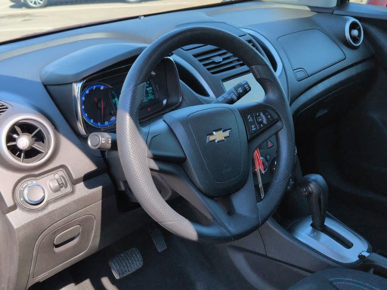 Thumbnail: 2016 Chevrolet Trax - 2