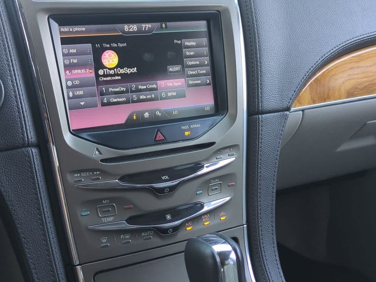 Thumbnail: 2013 Lincoln MKX - 28