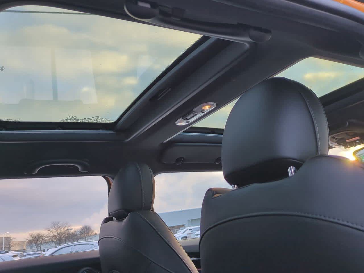 Thumbnail: 2017 MINI Cooper Hardtop - 21