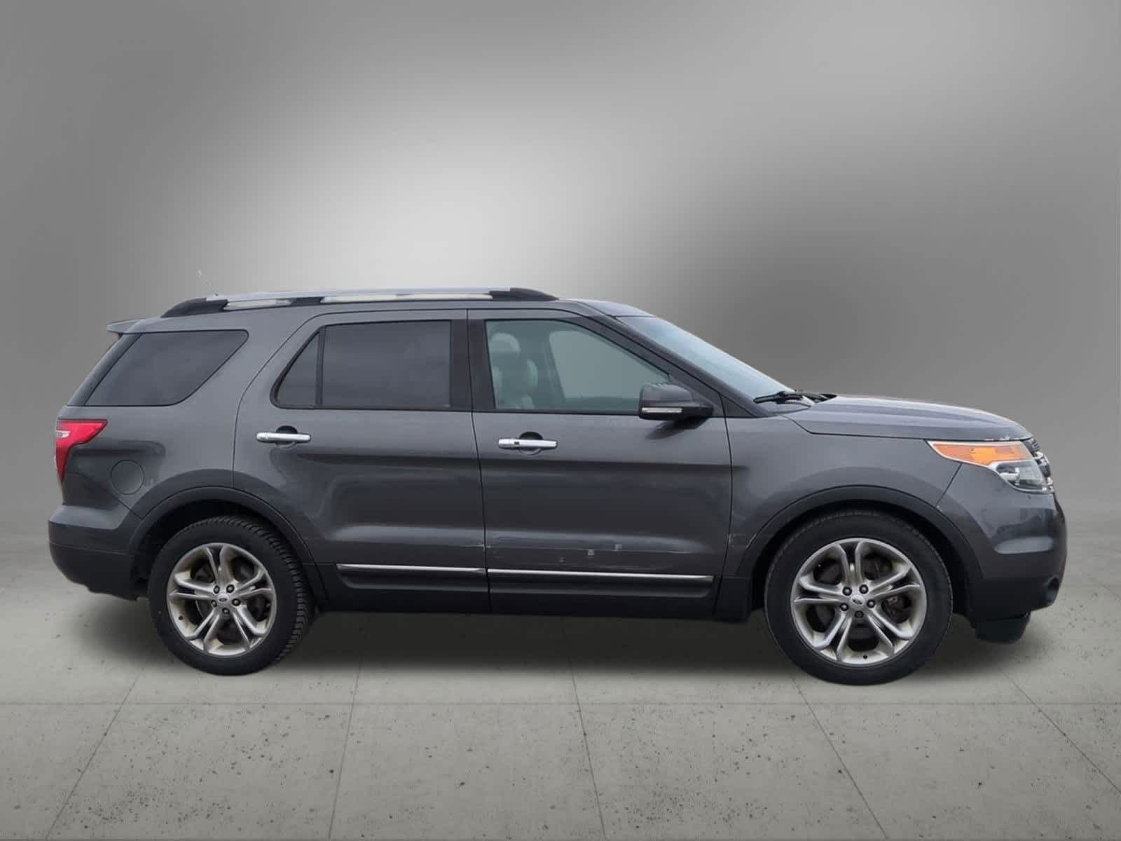 Thumbnail: 2015 Ford Explorer - 7