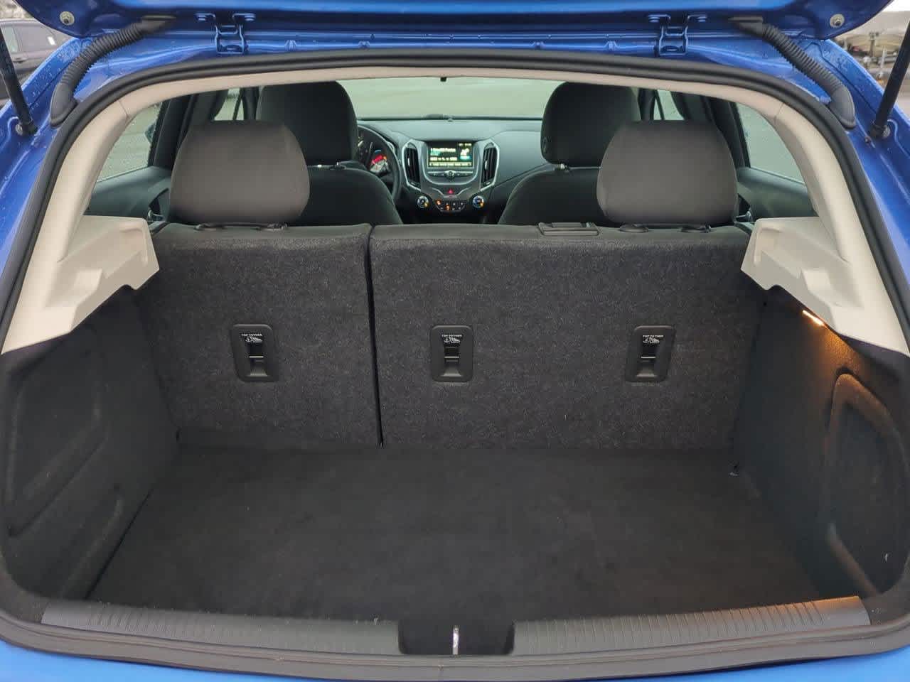 Thumbnail: 2017 Chevrolet Cruze - 31