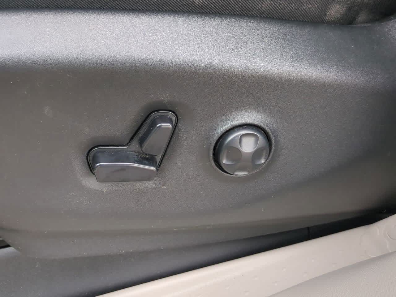 Thumbnail: 2020 Chrysler Pacifica - 16