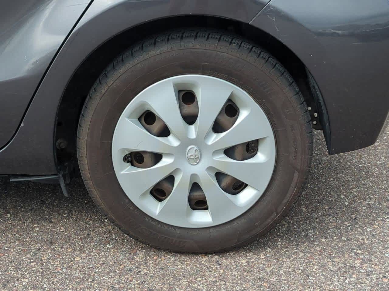 Thumbnail: 2012 Toyota Prius c - 13