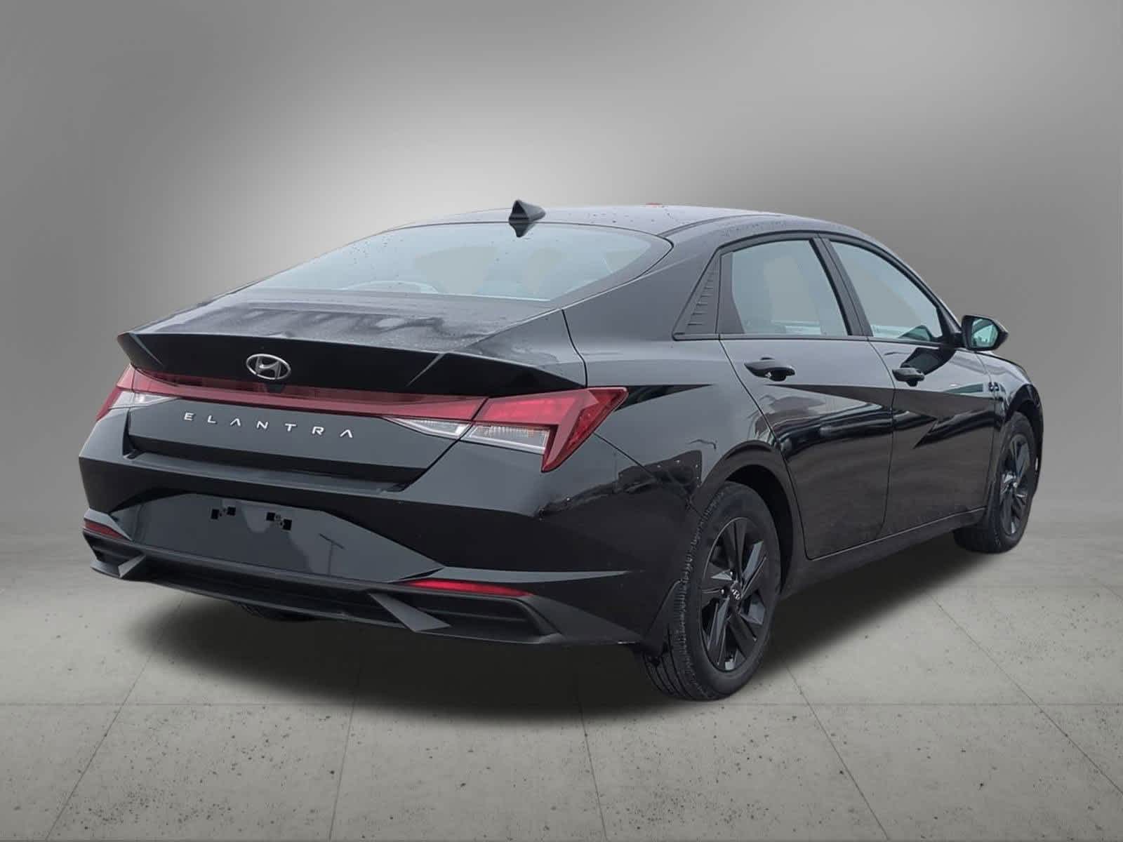 Thumbnail: 2023 Hyundai Elantra - 6