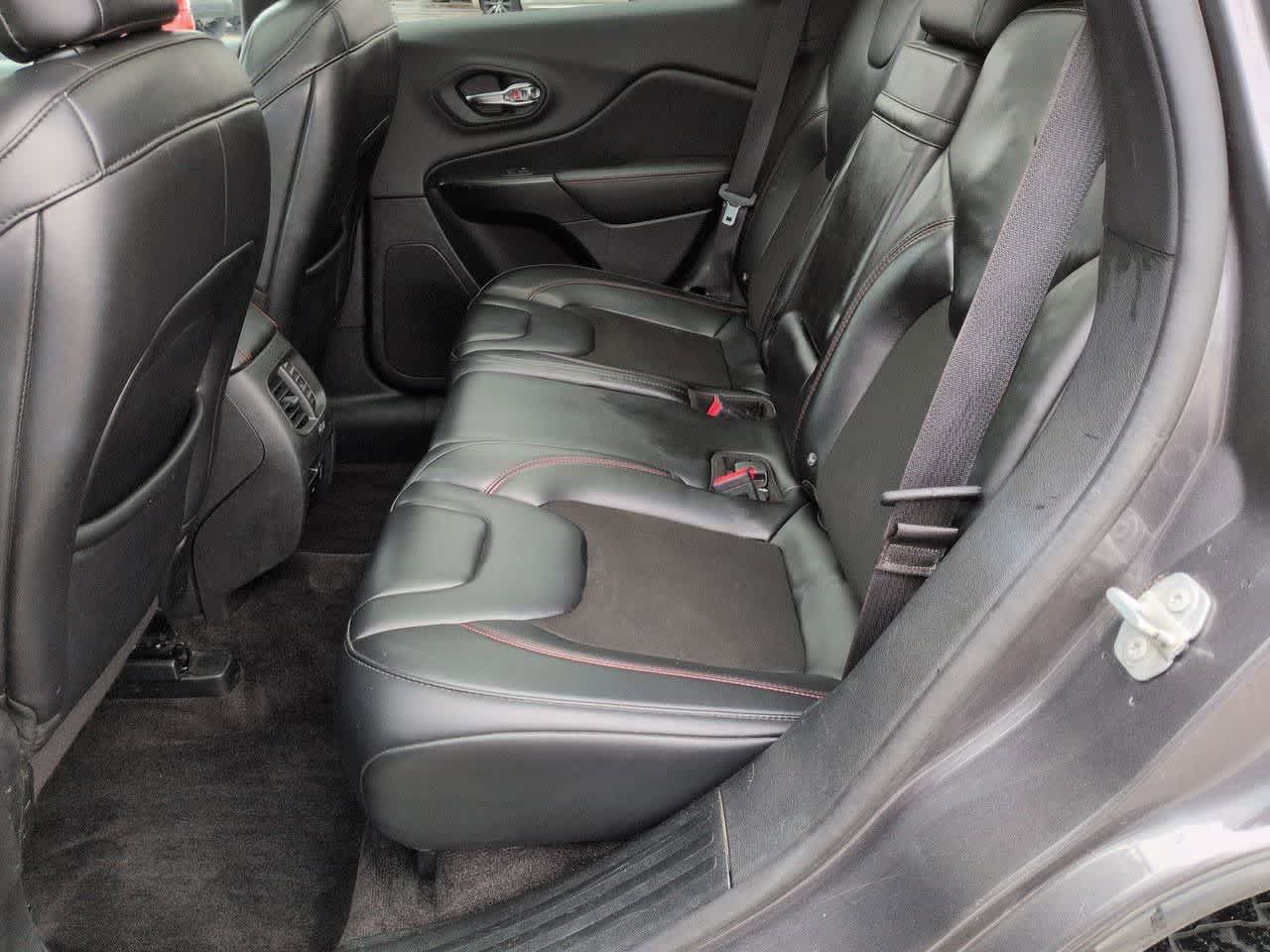 2019 Jeep Cherokee Trailhawk - Photo 19