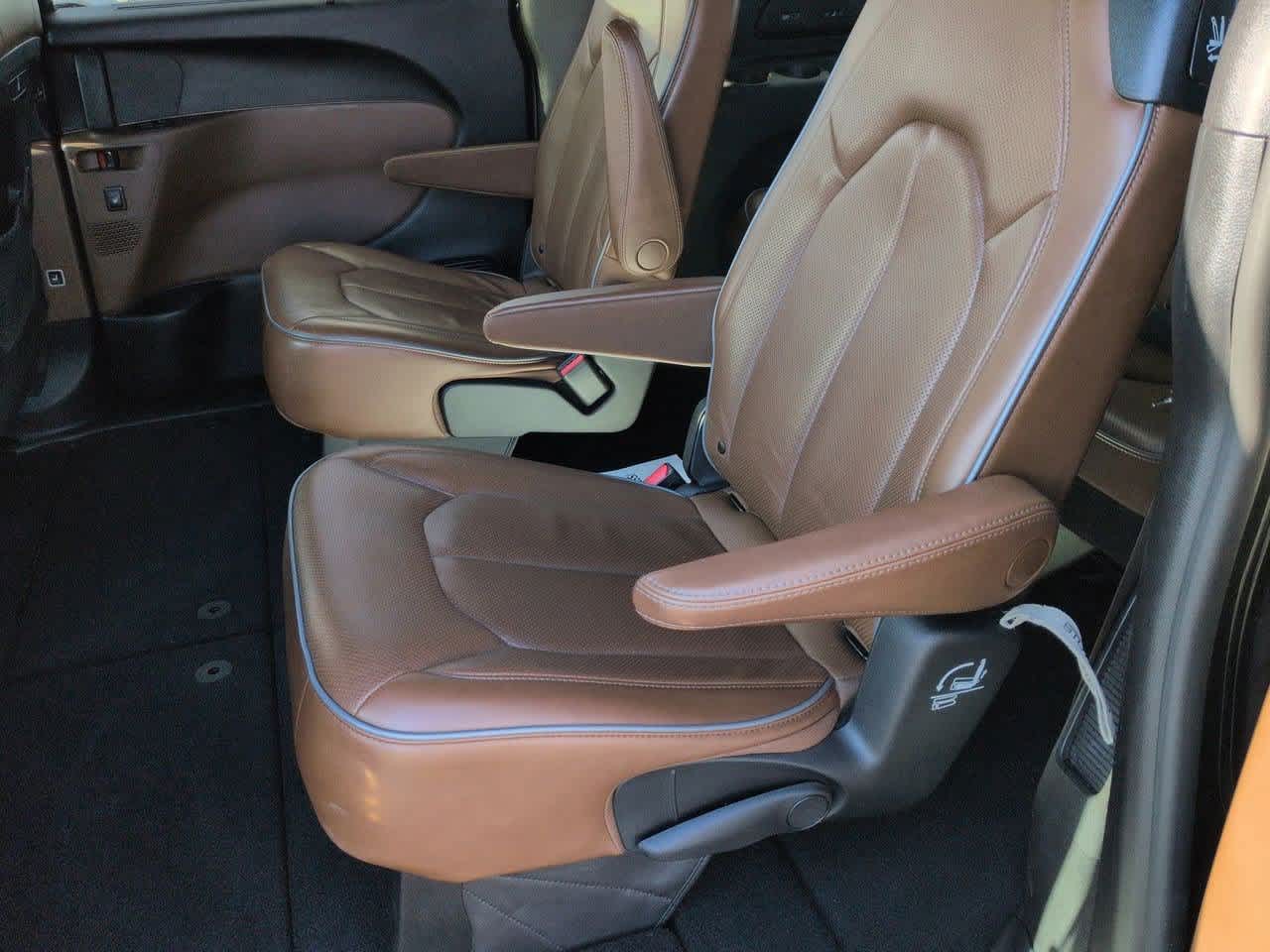 Thumbnail: 2020 Chrysler Pacifica - 20