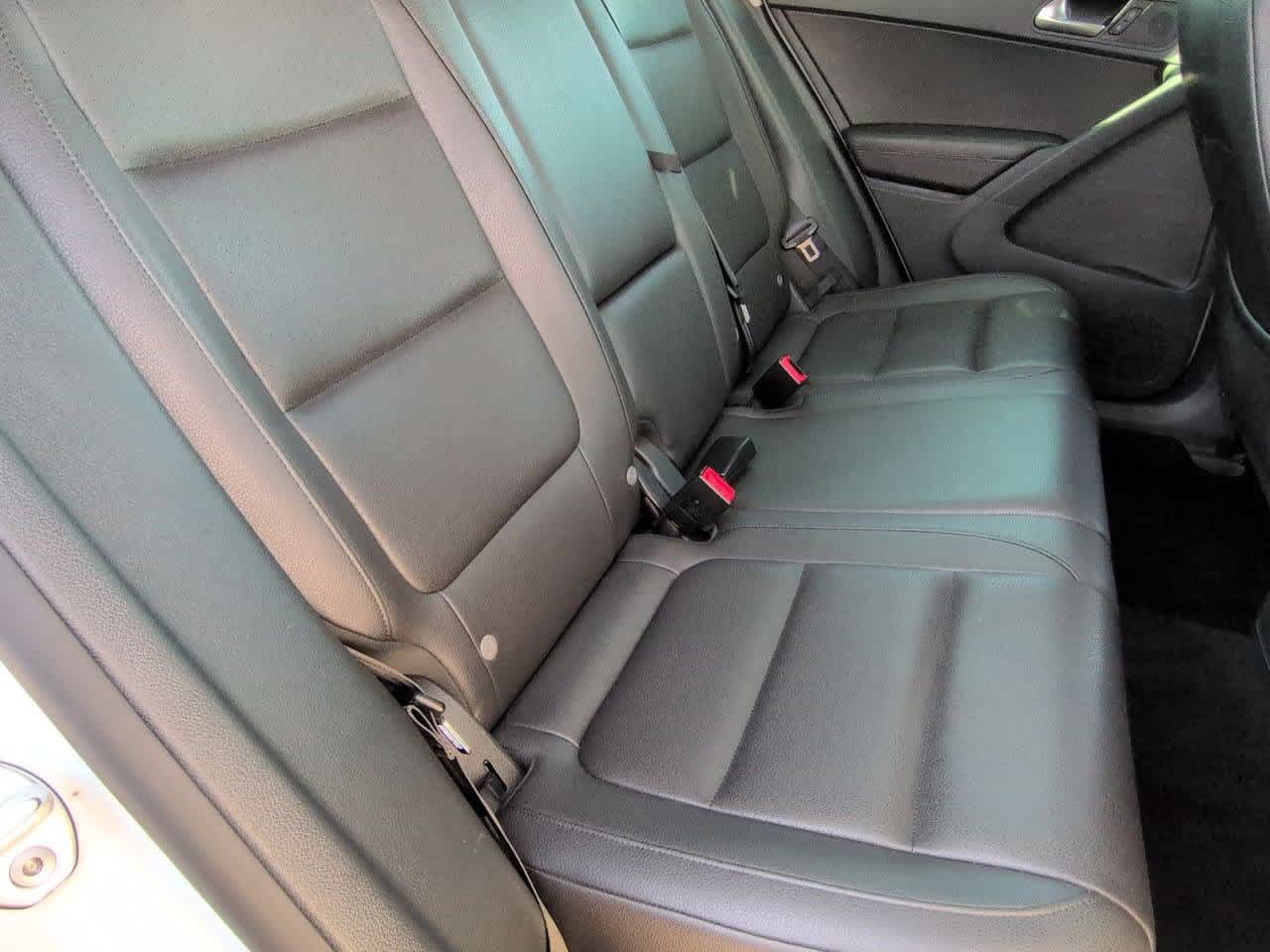 Thumbnail: 2014 Volkswagen Tiguan - 19