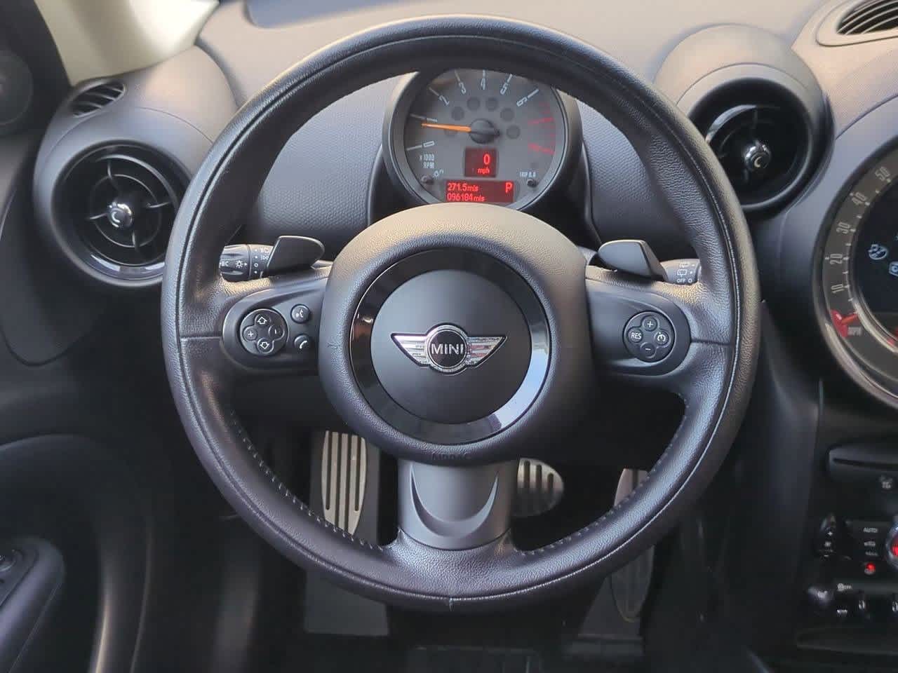 Thumbnail: 2015 MINI Cooper Countryman - 23