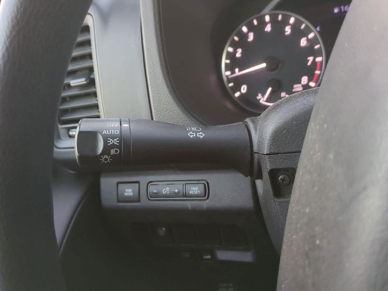 Thumbnail: 2022 Nissan Frontier - 25