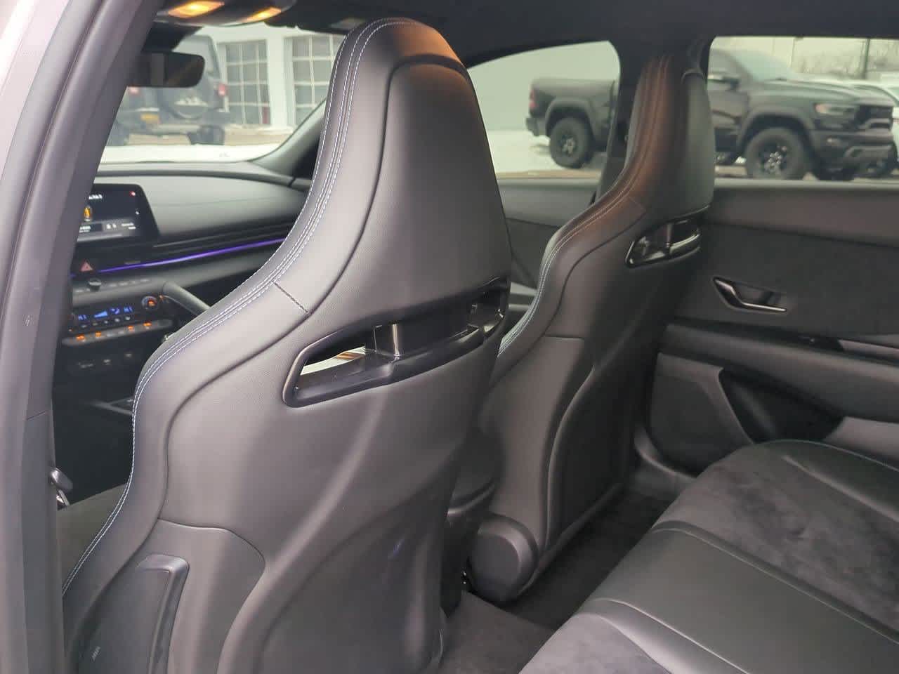 Thumbnail: 2022 Hyundai Elantra - 17