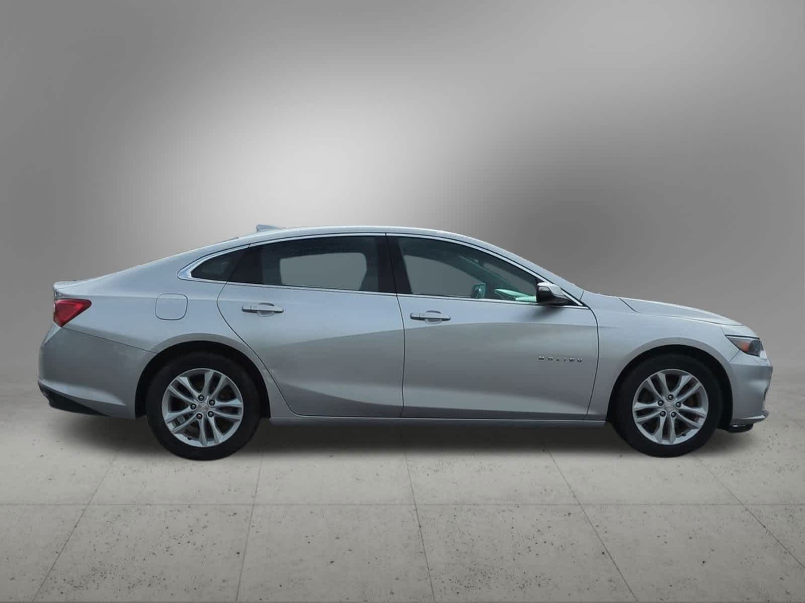 Thumbnail: 2017 Chevrolet Malibu - 7