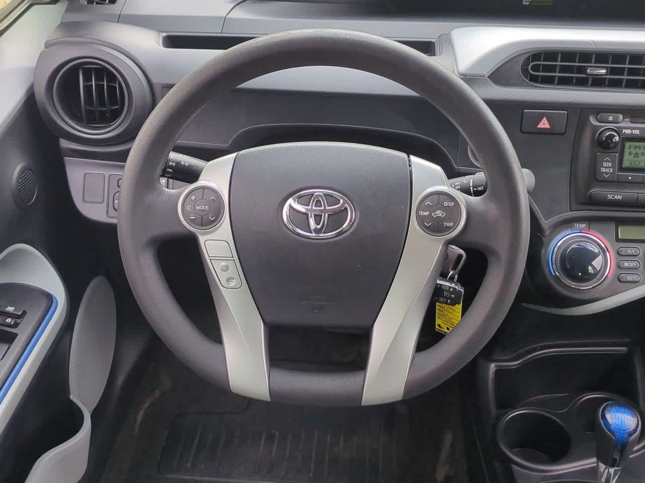 Thumbnail: 2012 Toyota Prius c - 21