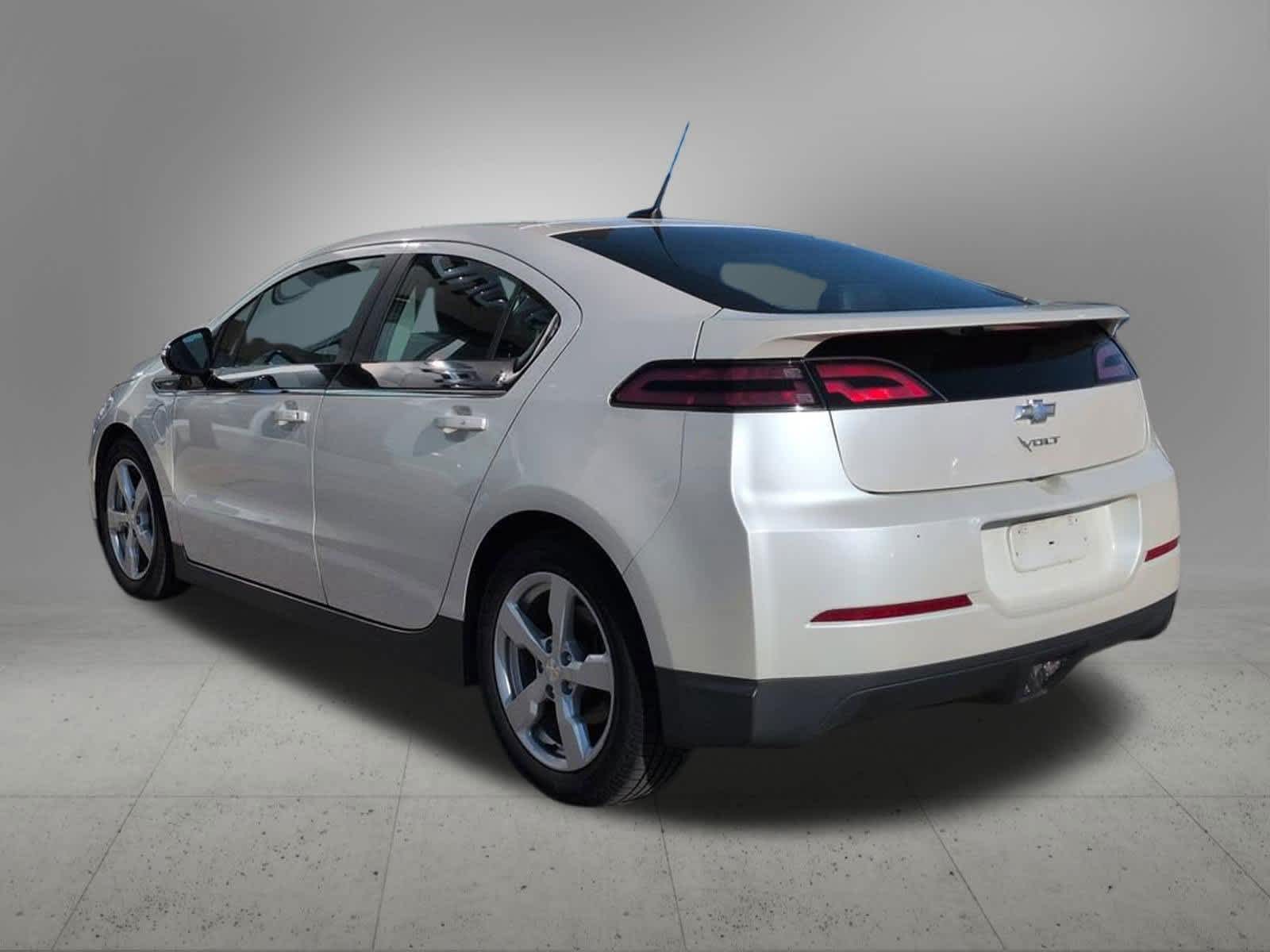 Thumbnail: 2014 Chevrolet Volt - 4
