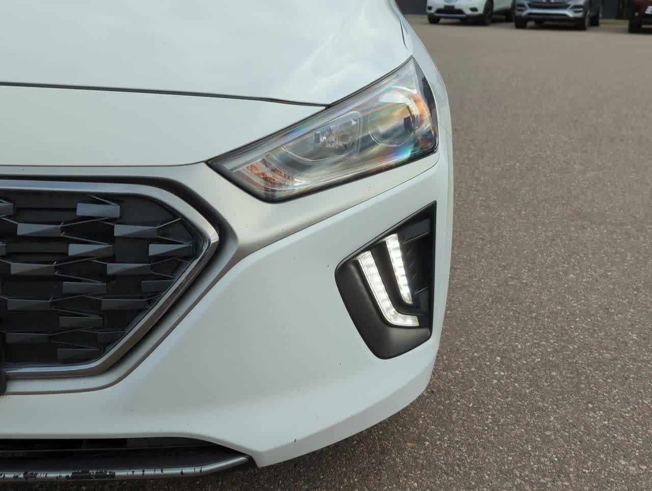 2022 Hyundai Ioniq SE 10