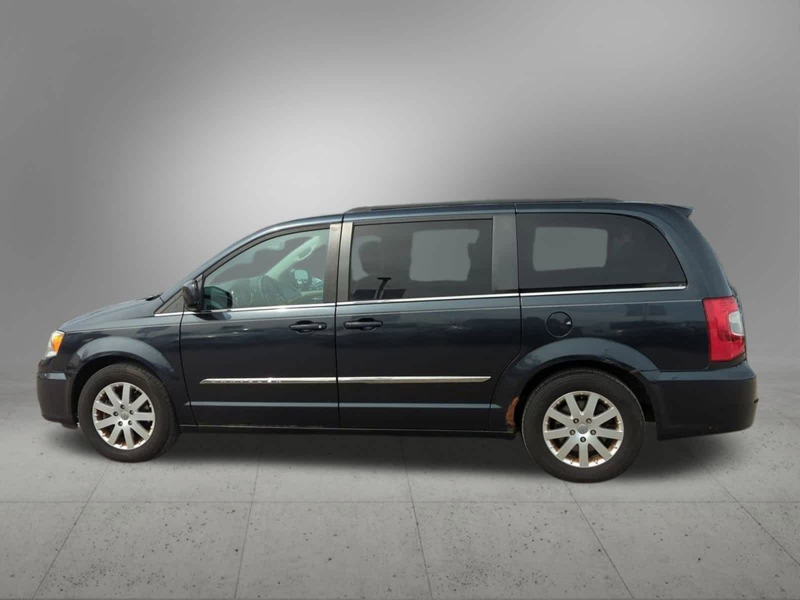 2014 Chrysler Town & Country Touring 3
