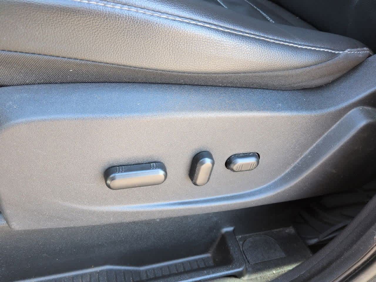 Thumbnail: 2017 Ford Escape - 17