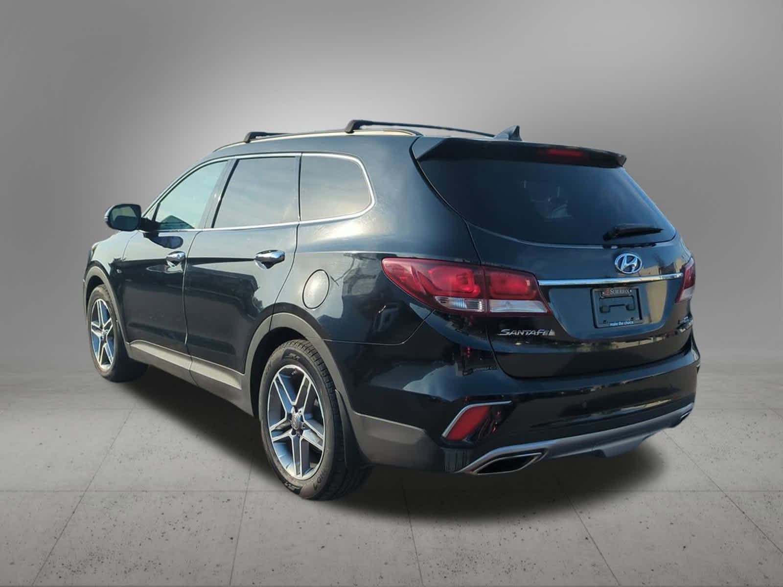 Thumbnail: 2017 Hyundai Santa Fe - 4