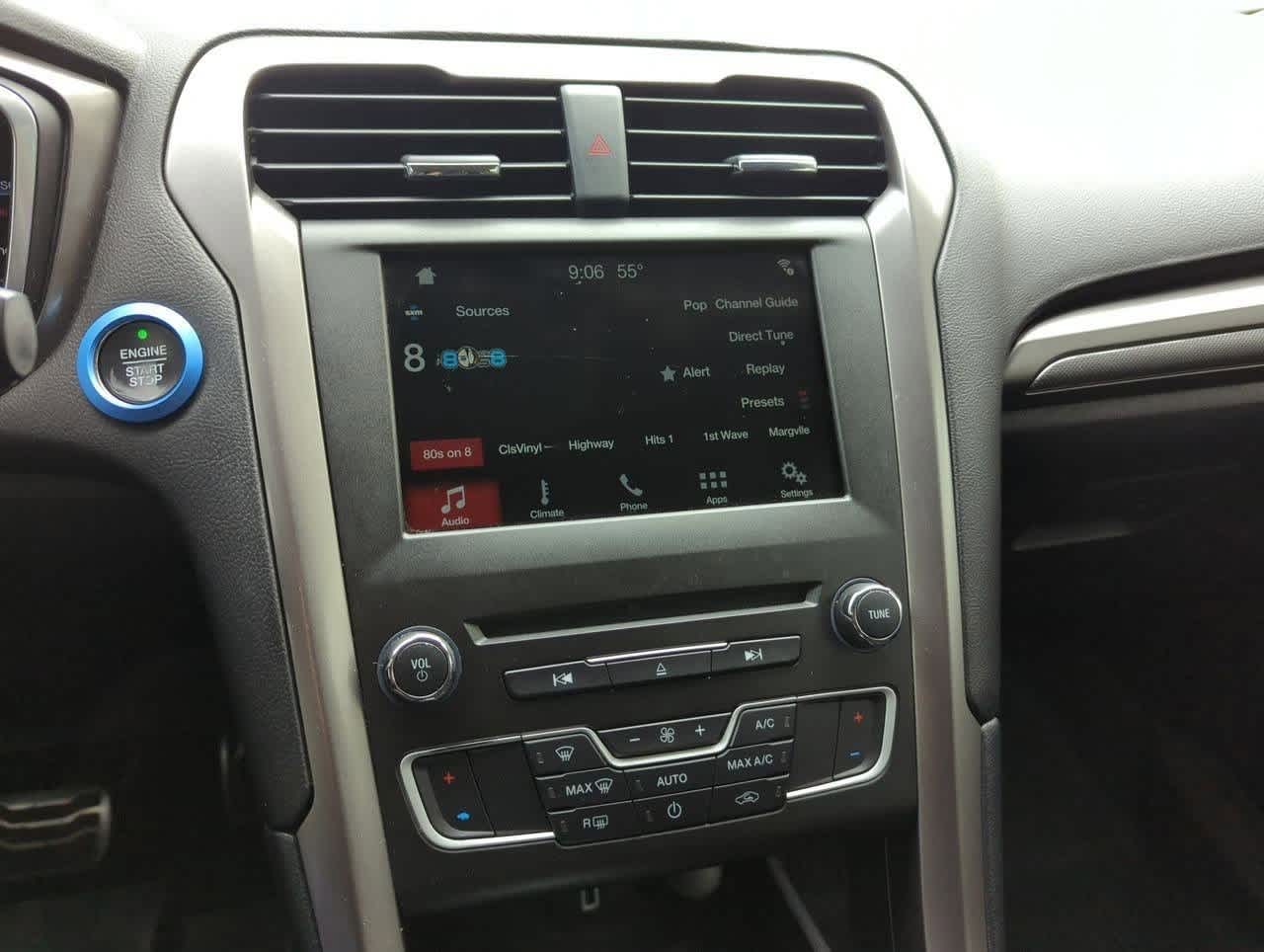 2017 Ford Fusion SE 24