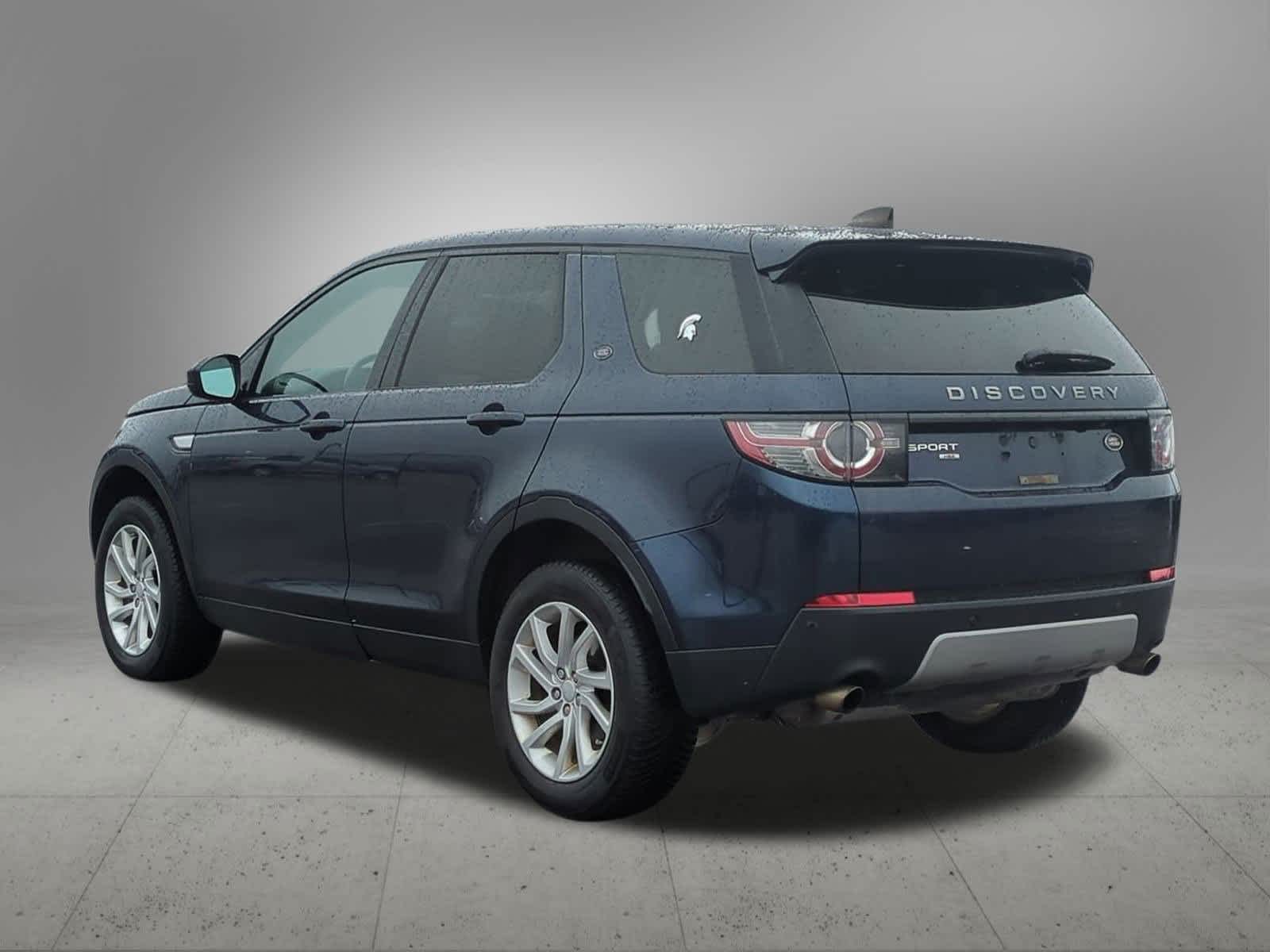 Thumbnail: 2017 Land Rover Discovery Sport - 4