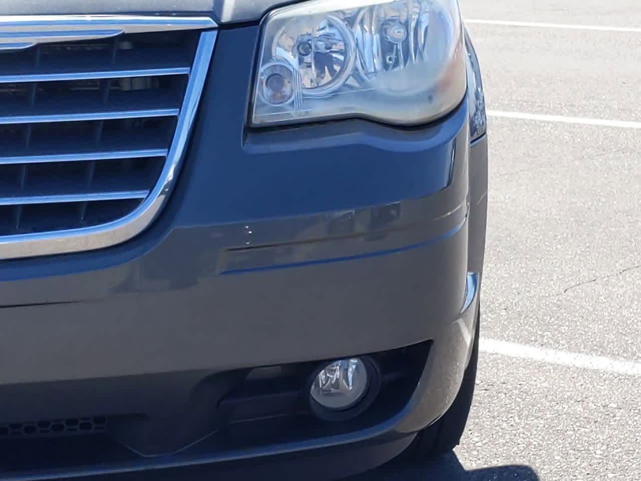 2010 Chrysler Town & Country Touring 11
