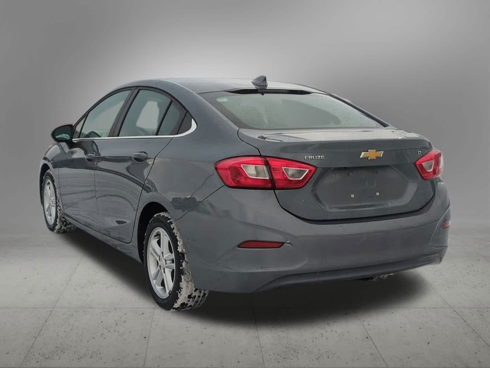 Thumbnail: 2018 Chevrolet Cruze - 4
