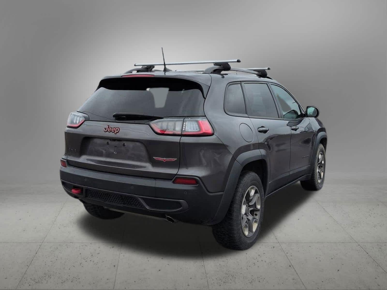 Thumbnail: 2019 Jeep Cherokee - 6