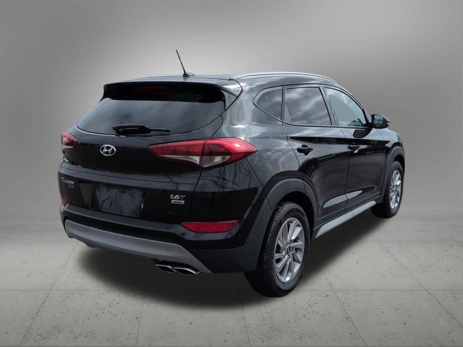 Thumbnail: 2017 Hyundai Tucson - 6