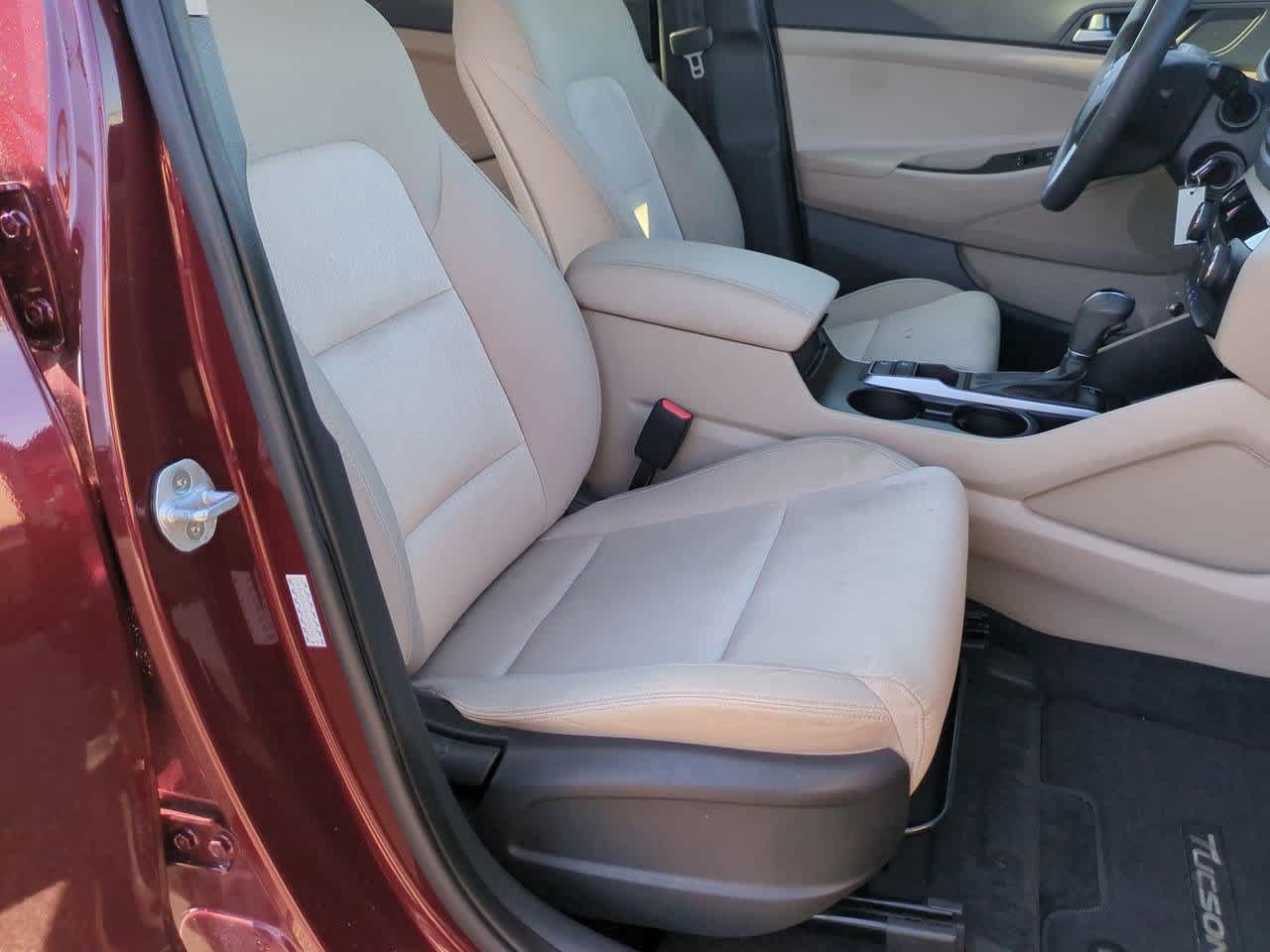 Thumbnail: 2016 Hyundai Tucson - 19
