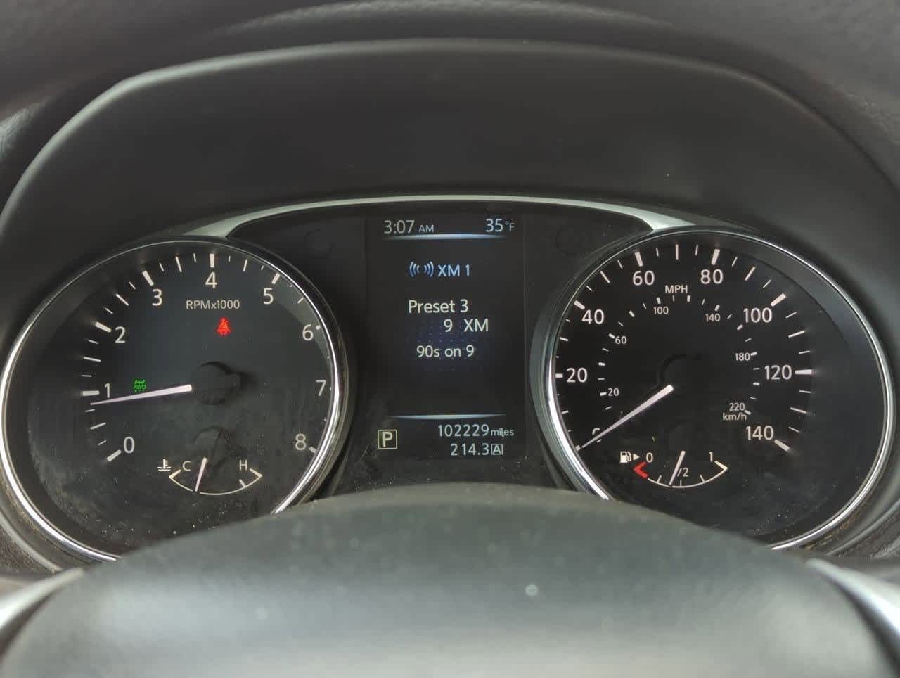 2014 Nissan Rogue SV 31