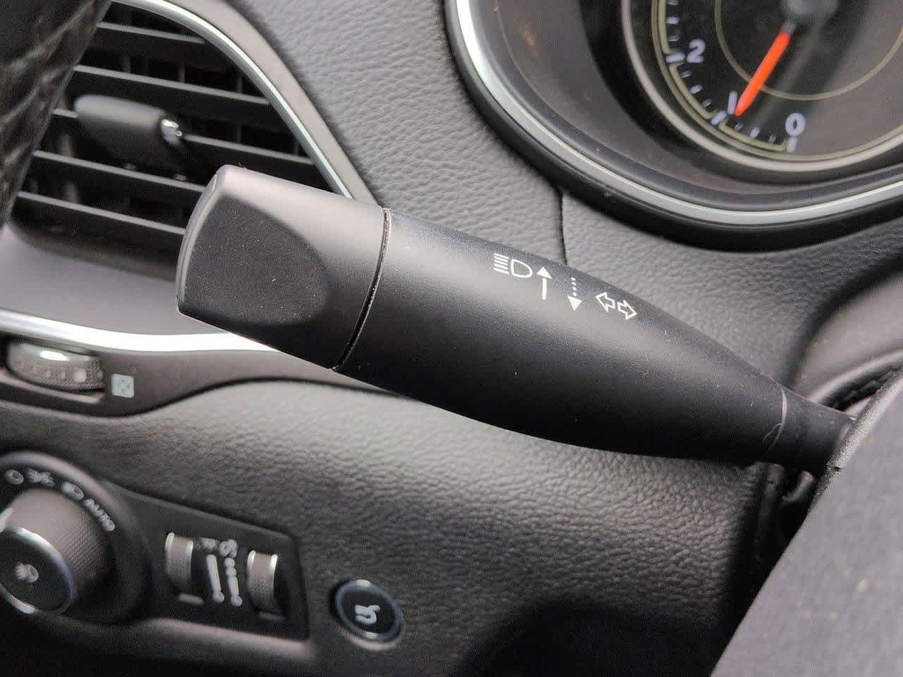 Thumbnail: 2019 Jeep Cherokee - 26