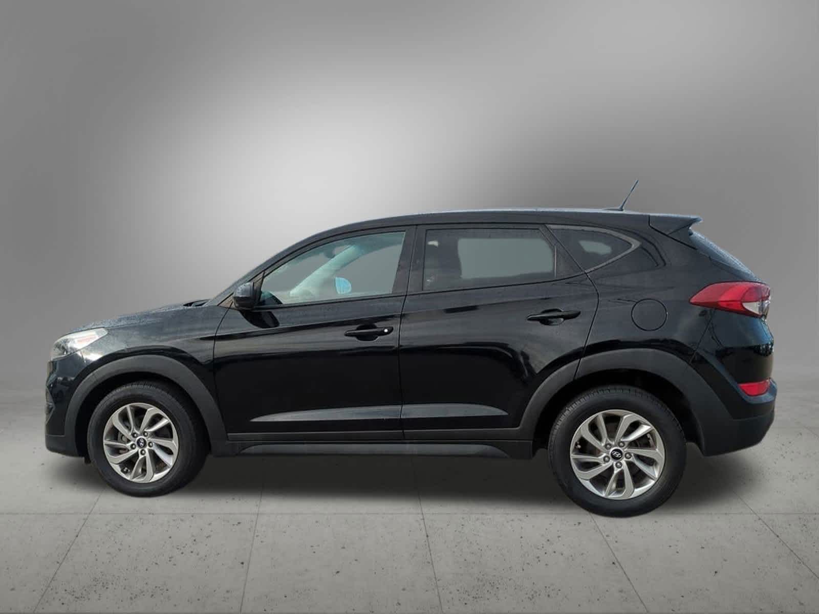 Thumbnail: 2016 Hyundai Tucson - 3